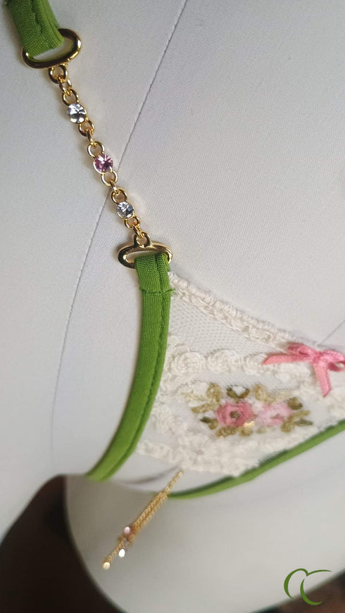 String Ouvert Berenice – L'Élégance Romantique & Bijou de Séduction