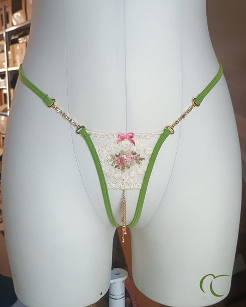 String Ouvert Berenice – L'Élégance Romantique & Bijou de Séduction