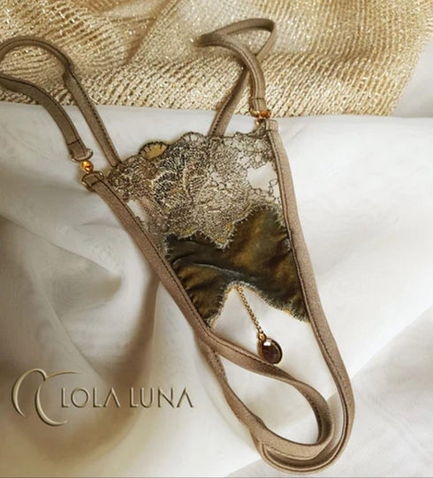 Ambre gift set / Thong + Necklace in a lovely case open string - lolaluna.com