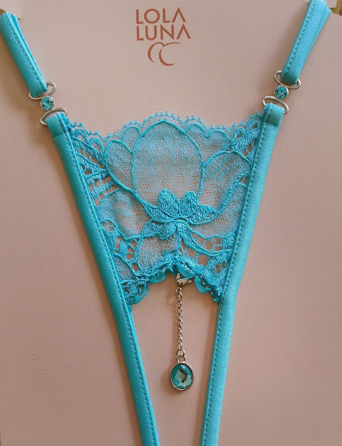 Helia Gift Set / Thong + Necklace in a lovely case open string - lolaluna.com